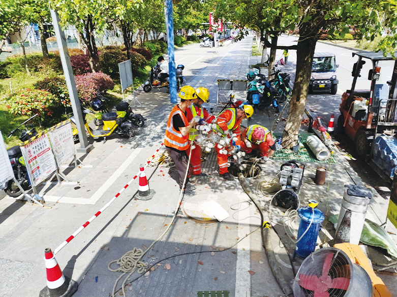  博白UV-CIPP紫外光固化修复